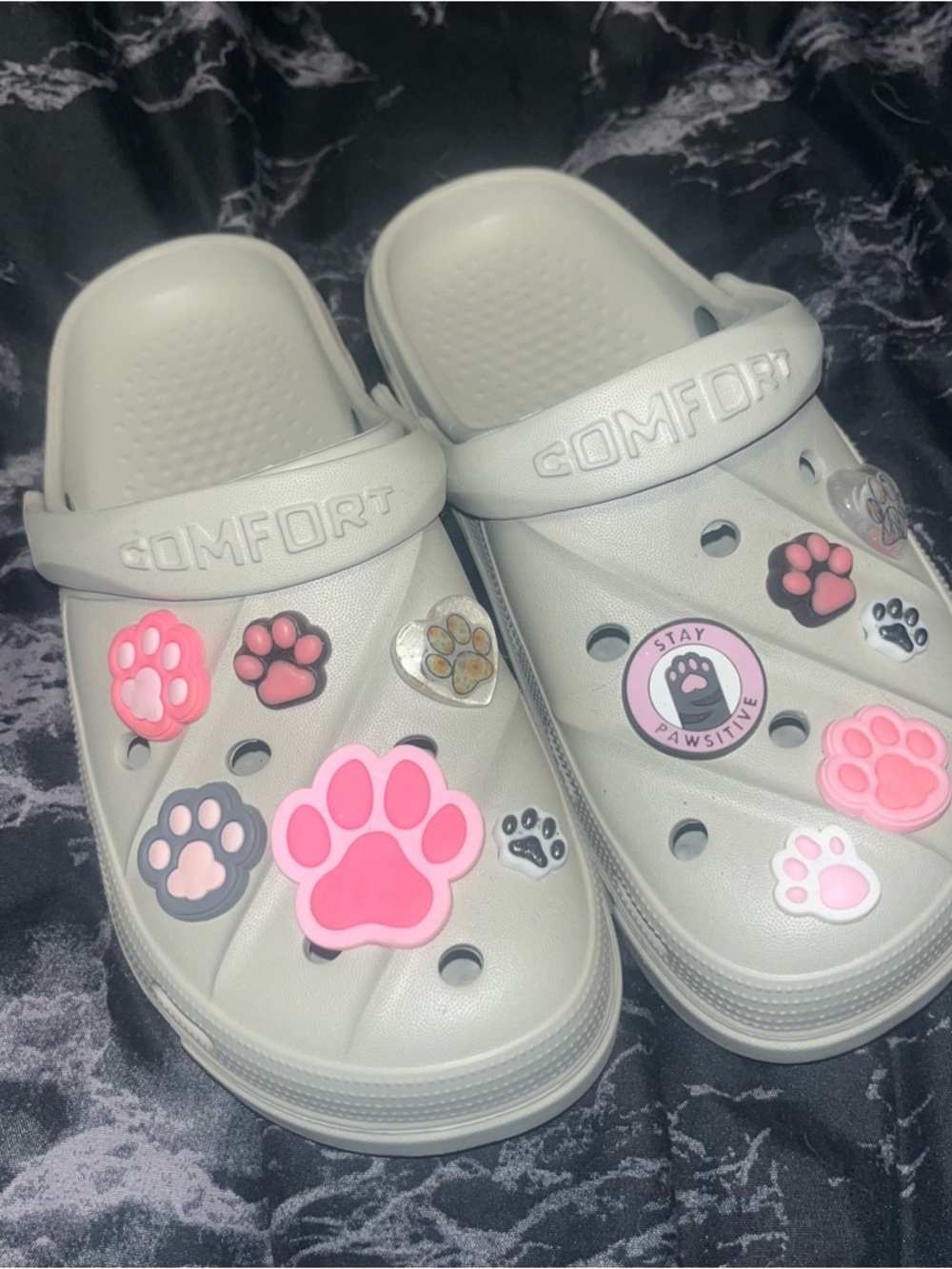 Light Gray 'Comfort' crocs Clog Sandals with Pink Paw Charms m6 w8 (38-39)